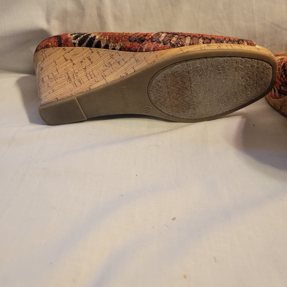 Faded Glory Women Wedges Size 11 Orange Rainbow Open Toe Summertime Fabric - Picture 8 of 8